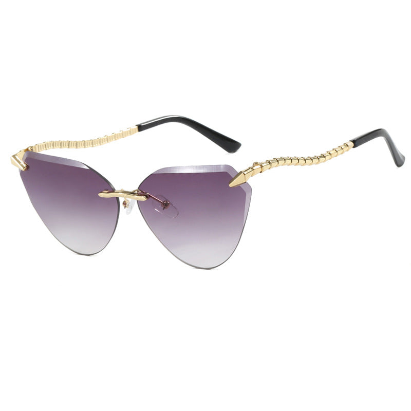 Damen Cat-Eye Sonnenbrille mit einzigartigem goldenen Rahmendesign und schützenden Gläsern Karnz