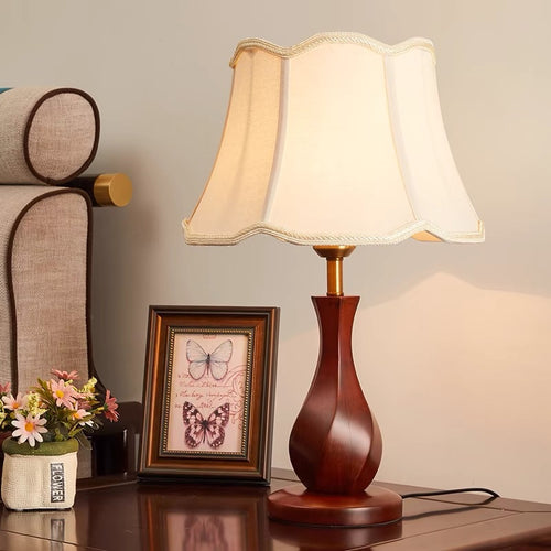 Elegante moderne Tischlampe