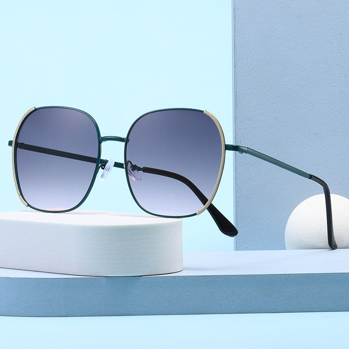 Damen oversized Sonnenbrille mit schützendem UV-Schutz und elegantem Metallrahmen Karnz
