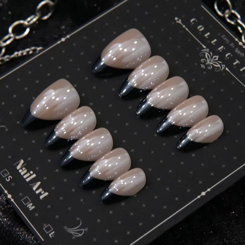 Elegante Stiletto-Nagelerweiterungen