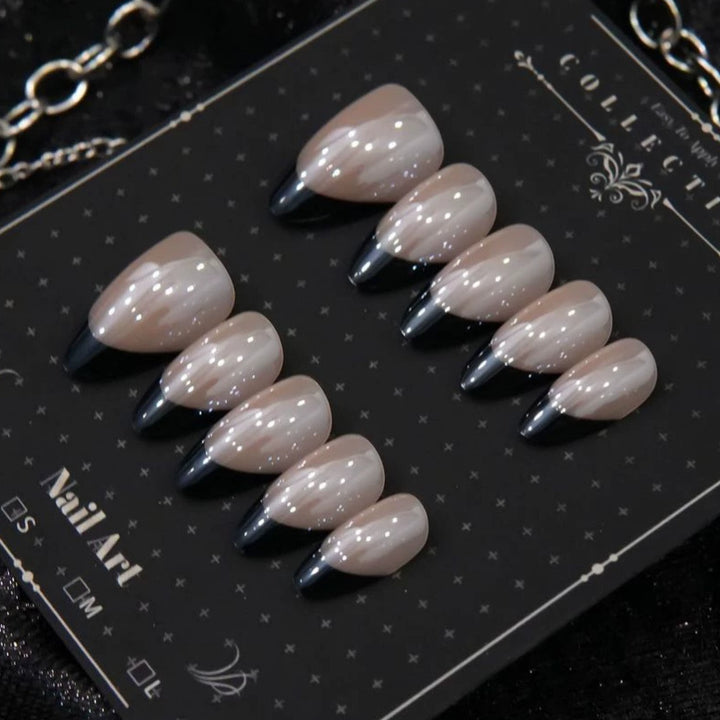 Elegante Stiletto-Nagelerweiterungen