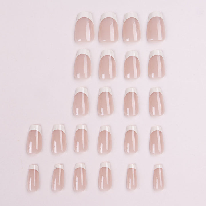 Elegante French Tip Nagelkunst