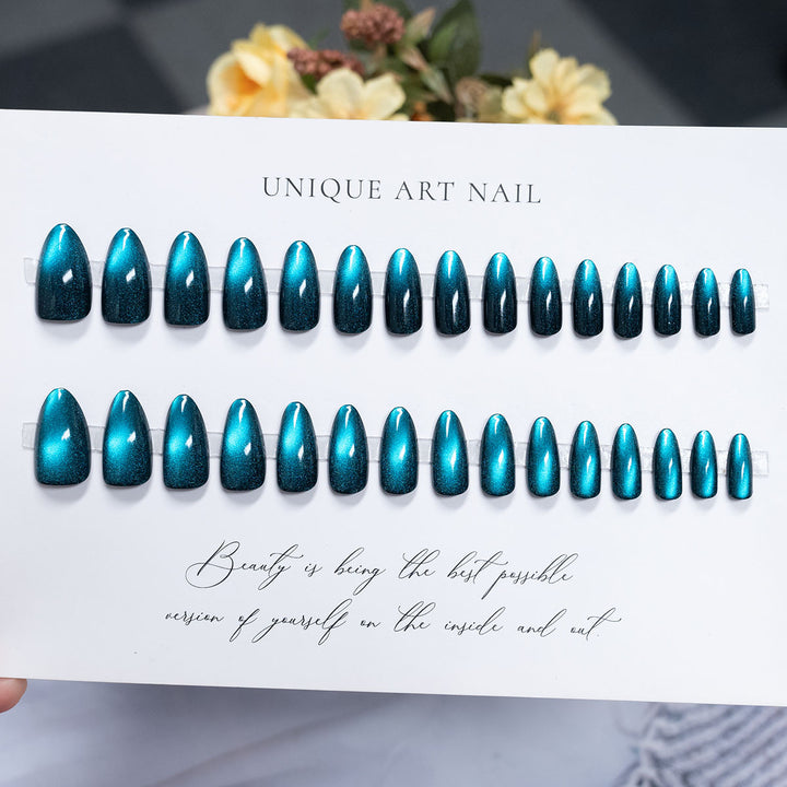 Glänzende Press-On Nail Kollektion