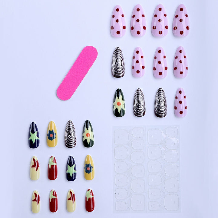 Kreative Nagelkunst Karnz