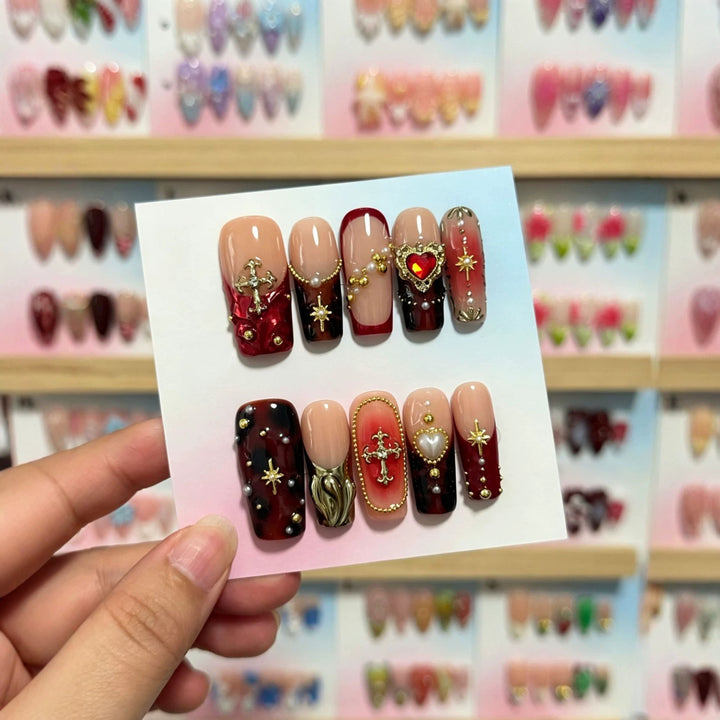 Luxuriöses Statement Press-On Nagelset mit Juwelenelementen