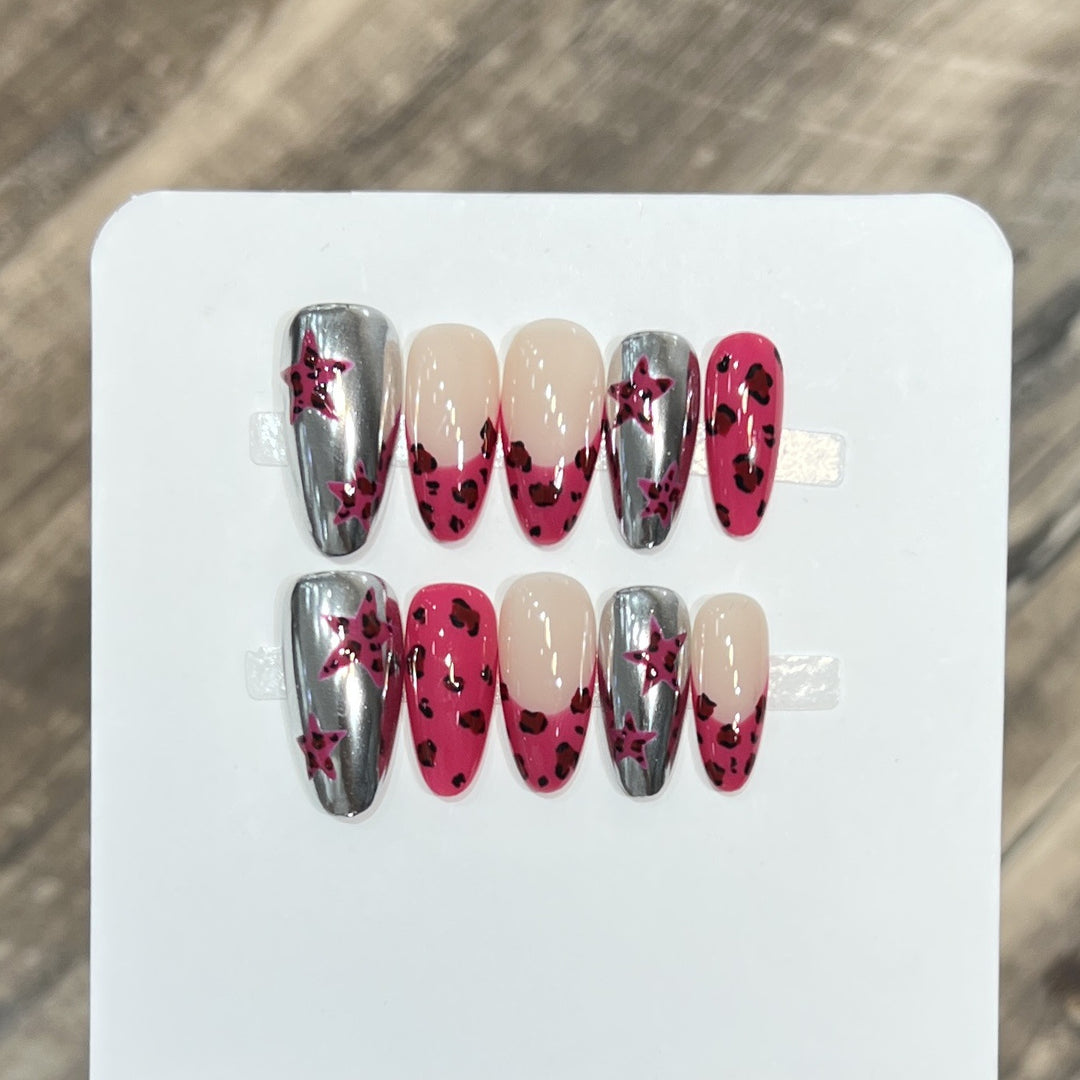 Dekorativer Floral Stiletto Press-On Nail Set Karnz