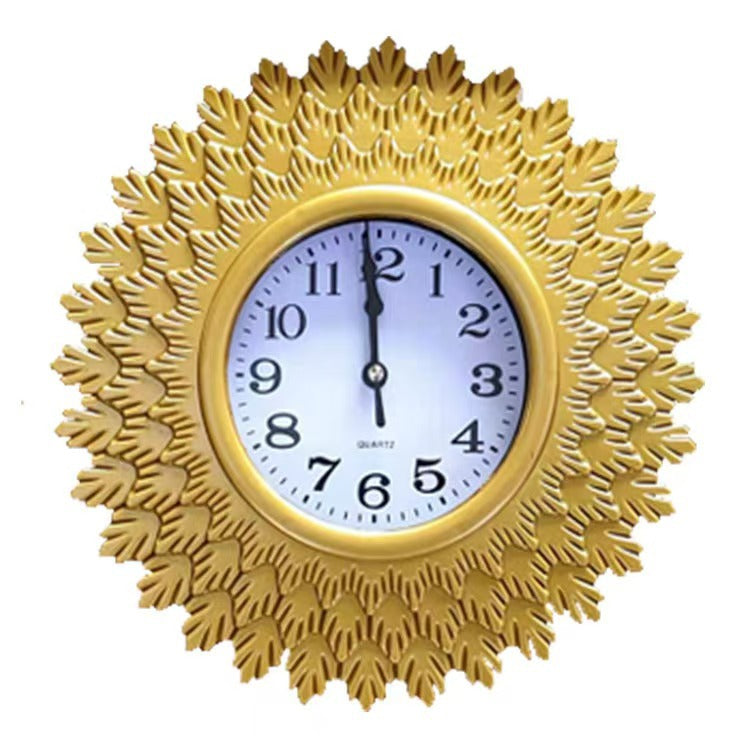 Elegante Wanduhr mit Kunstvollem Design Karnz