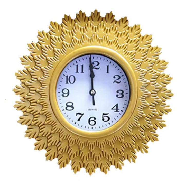 Elegante Wanduhr mit Kunstvollem Design Karnz
