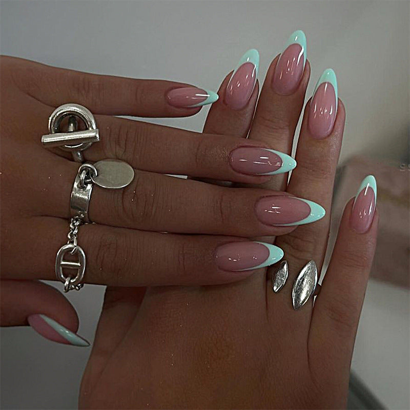 Elegantes Press-On-Nail-Set mit weichem Gel-Finish Karnz