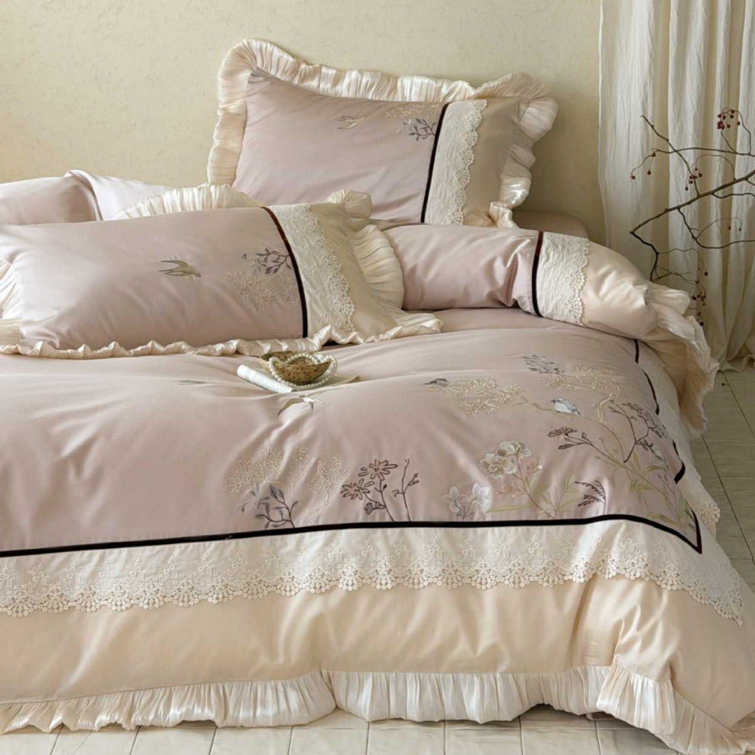 Luxuriös besticktes Satin-Rüsch-Bettwäsche-Set