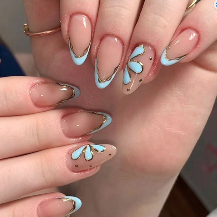 Elegante floral-akzentierte Press-On Nägel
