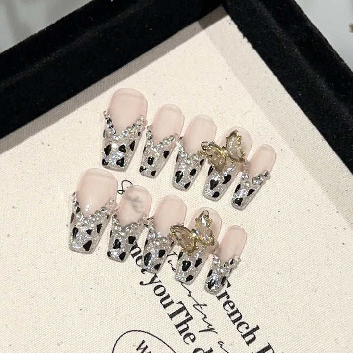 Glamourös Schmetterlings-verziertes Nagelkunstset