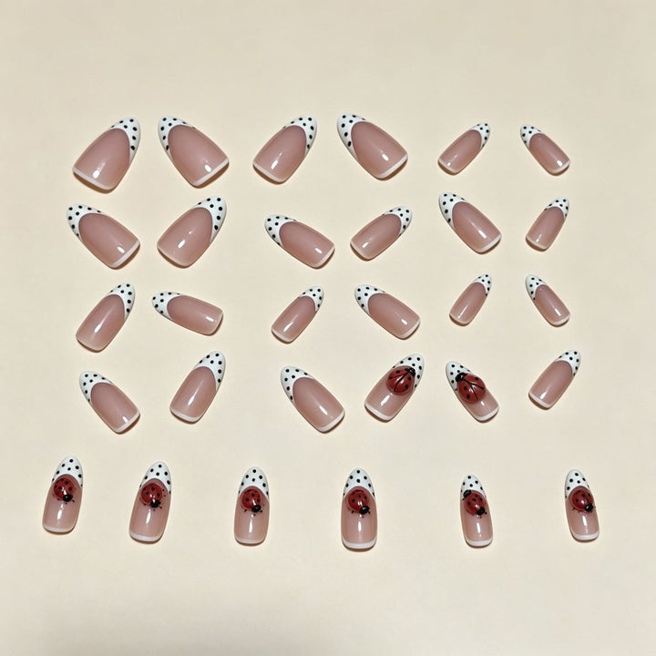 Chic Spitzige Press-On Nail Set Karnz