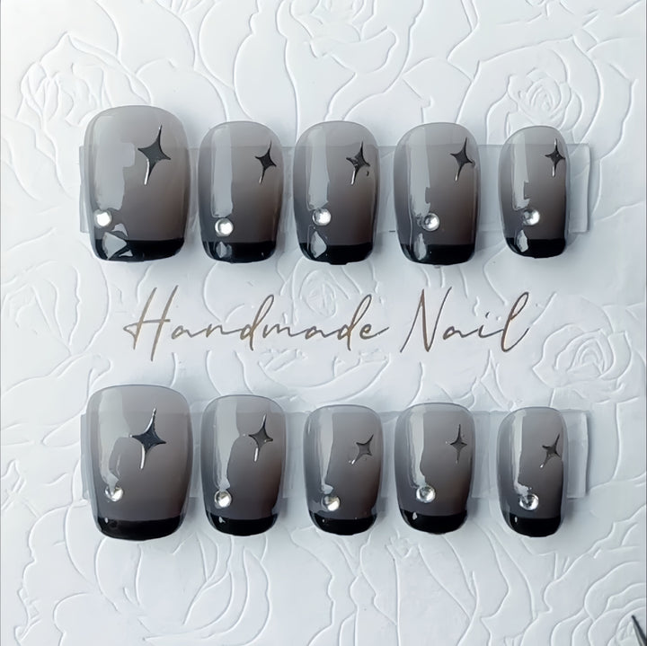 Einzigartiges artikuliertes Nageldesign Karnz