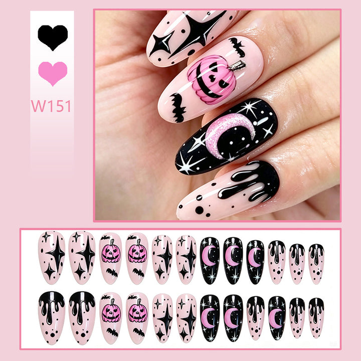 Kreatives Kunstnagelset mit Halloween-Motiv und charmanten Designs Karnz