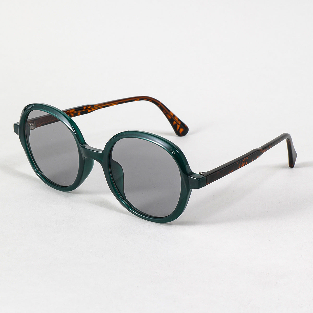 Damen modische Sonnenbrille mit robustem und stylischem Rahmen Karnz