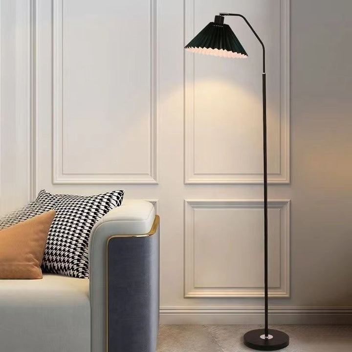 Elegante verstellbare Stehlampe