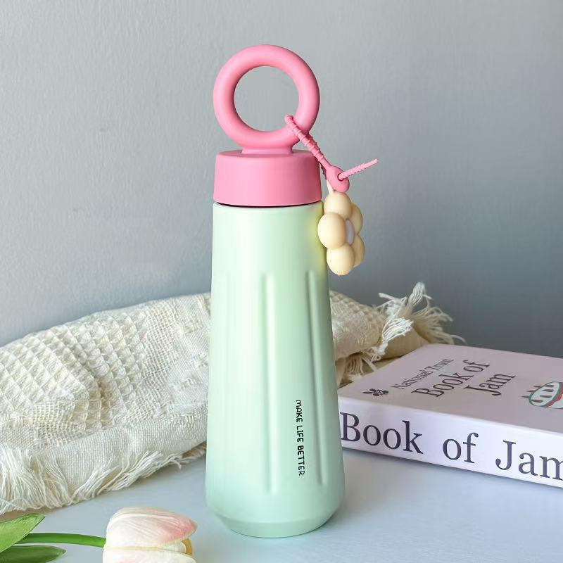 Damen stilvolle Wasserflasche mit praktischem Tragegriff Karnz