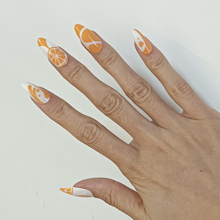 Kunstnagel-Set mit fruchtigem Orange-Design Karnz