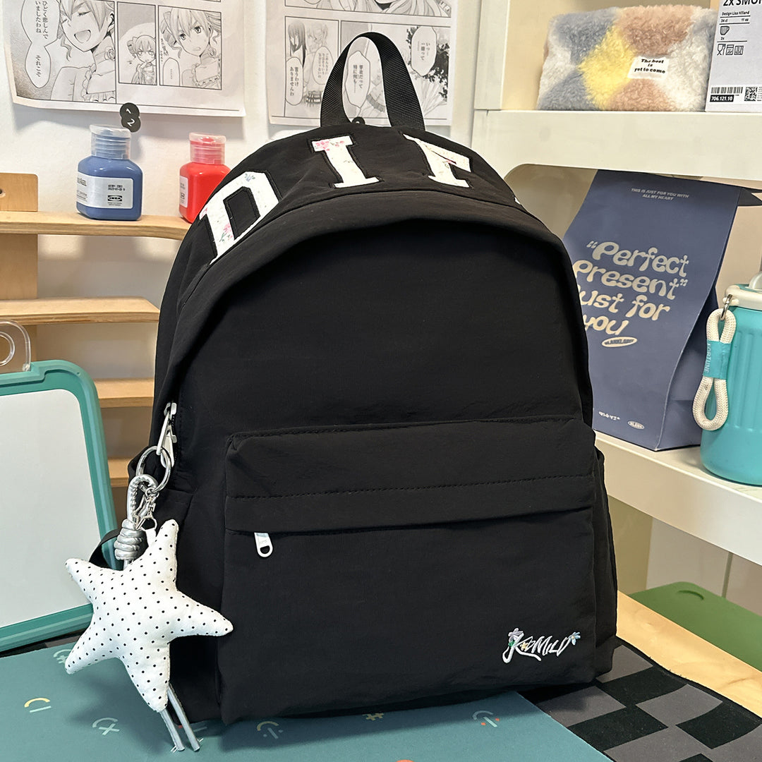 Stylische Freizeit-Rucksack mit Sternanhänger Karnz