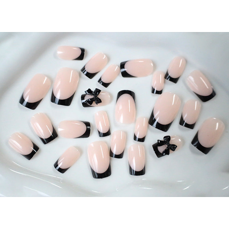 Elegantes Nagelkunstset mit Schleifenverzierung Karnz