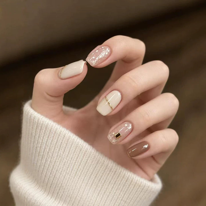 Dekoratives Press-On Nagelkunst Set