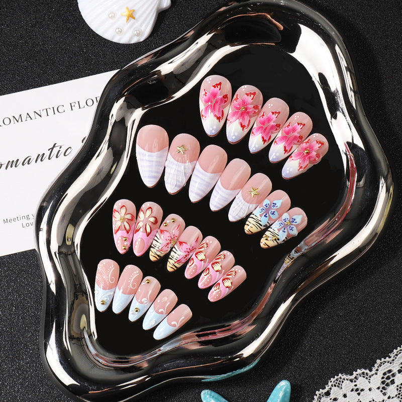 Künstlerisches Floral-Themen Fingernagel-Set Karnz