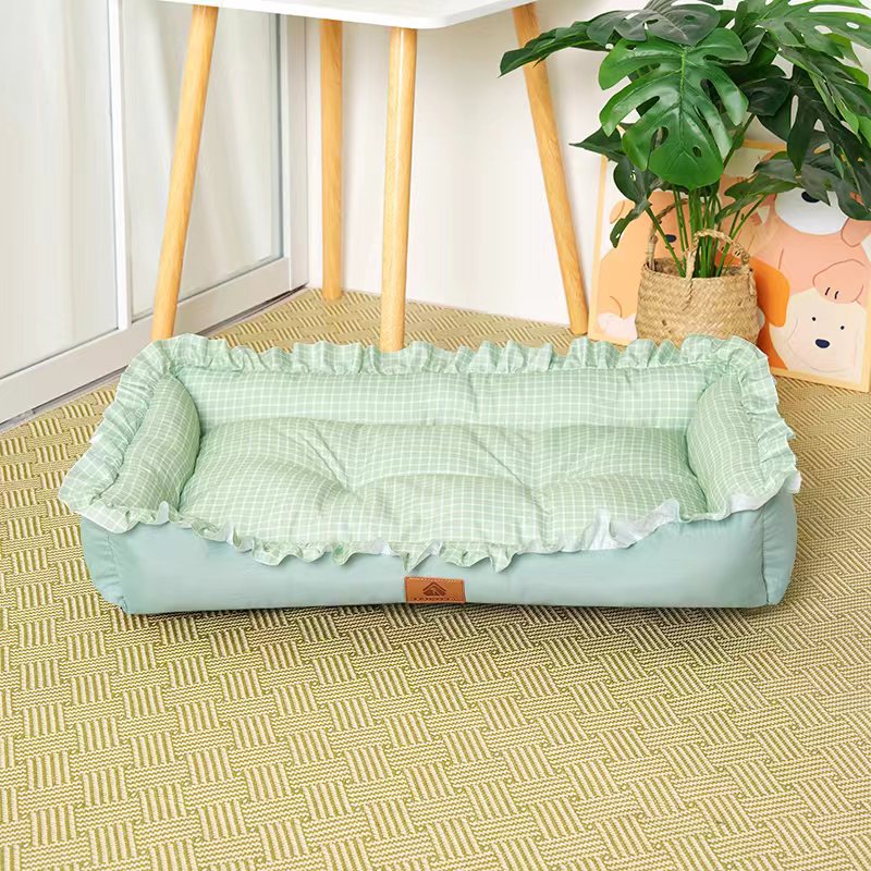Elegantes Rüschentierbett