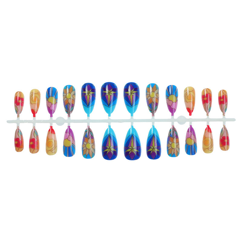 Künstlerisches Press-On-Nagelset mit floralen und geometrischen Mustern Karnz