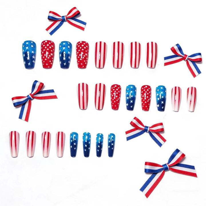 Kunstnägel Im Patriotischen Sternen- und Streifen-Design Karnz