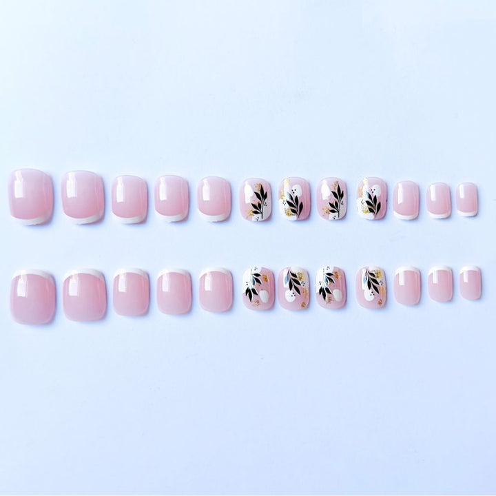 Künstlerisches Nagelkunst-Set mit botanischen Designs