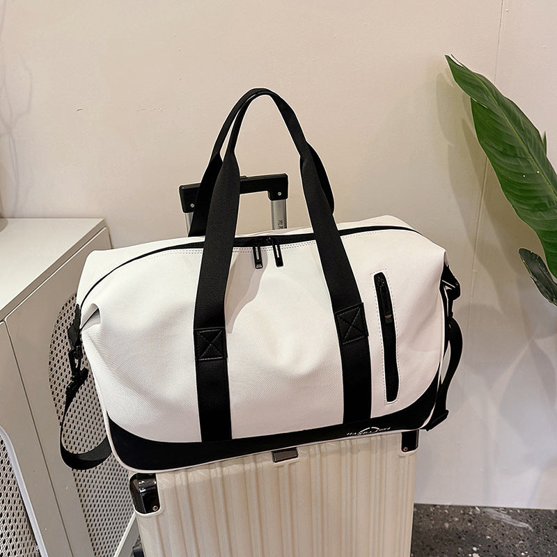 Geräumige Fitness- und Reisetasche Karnz