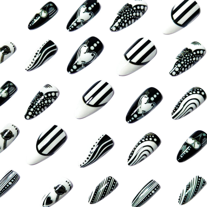 Kreative Kunstnägel Im Eleganten Schwarz-Weiß-Design Karnz