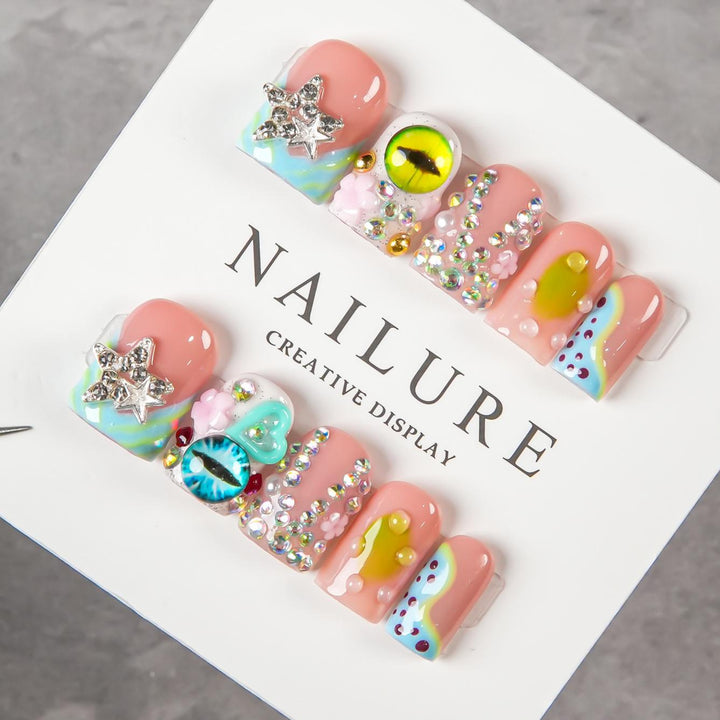 Künstlerische Nagelkunst Kreationen