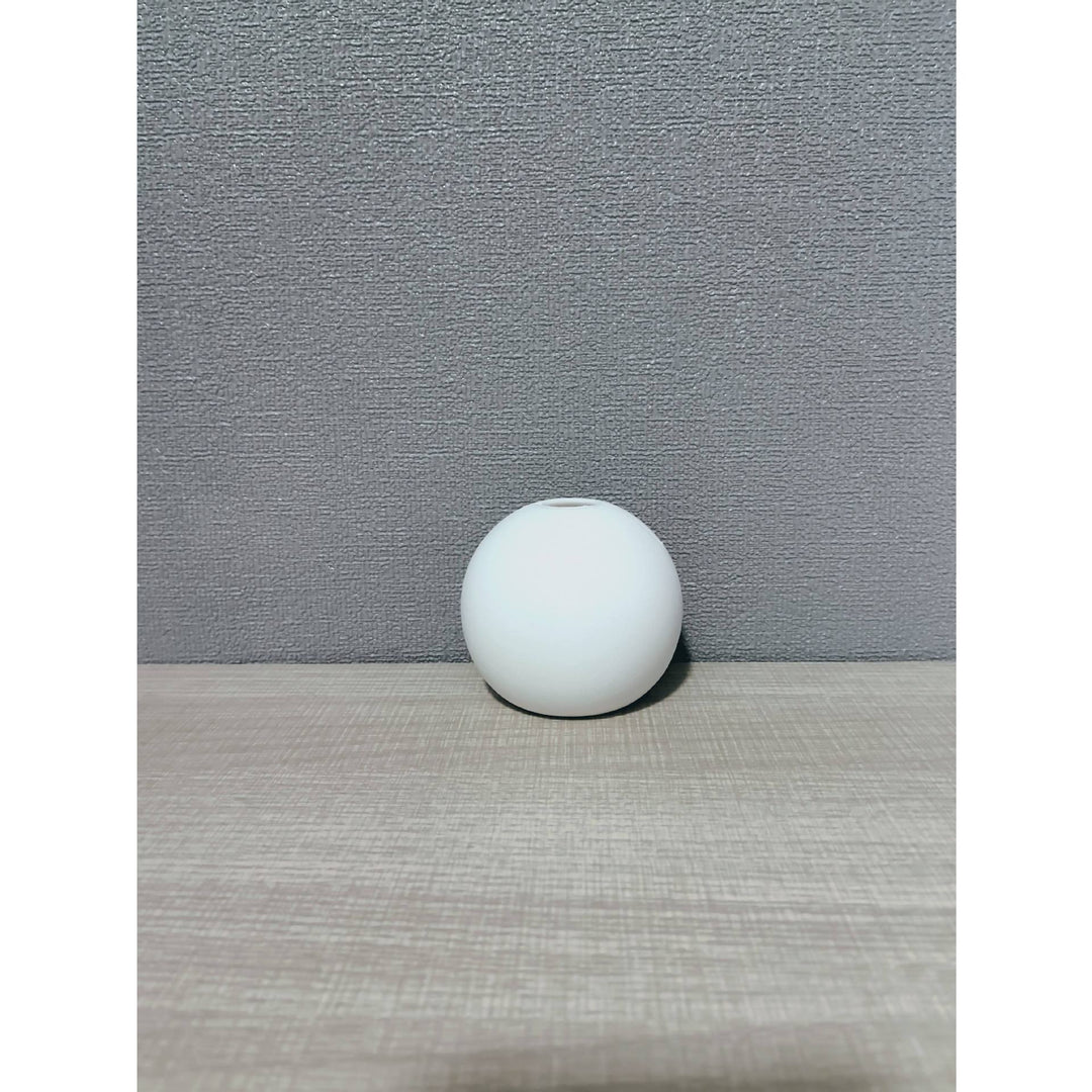 Minimalistische Keramiksphärenpflanzer Karnz