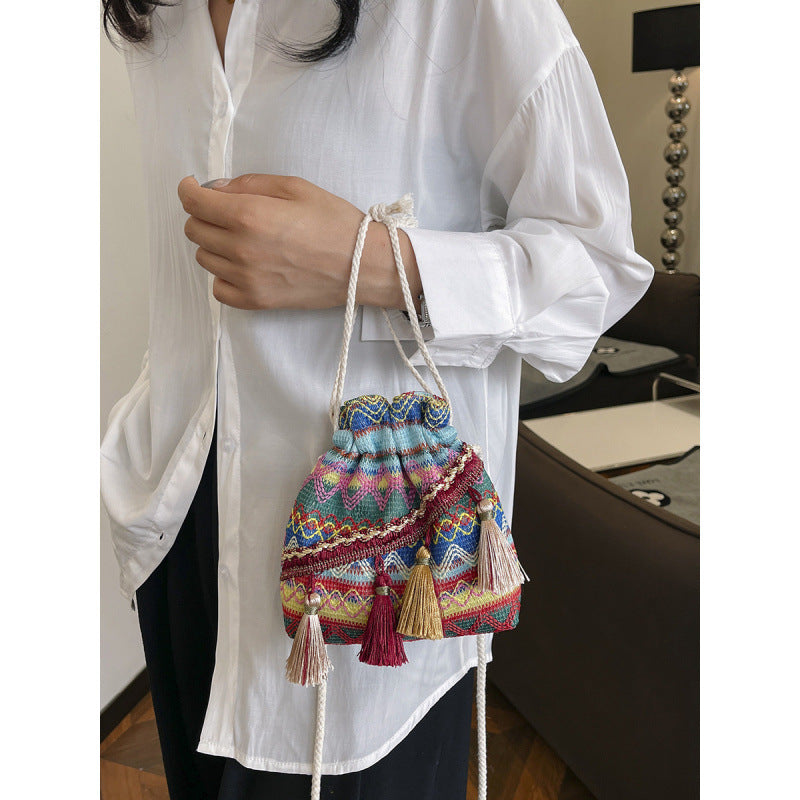 WoBohemian Bestickte Bucket Bag Karnz