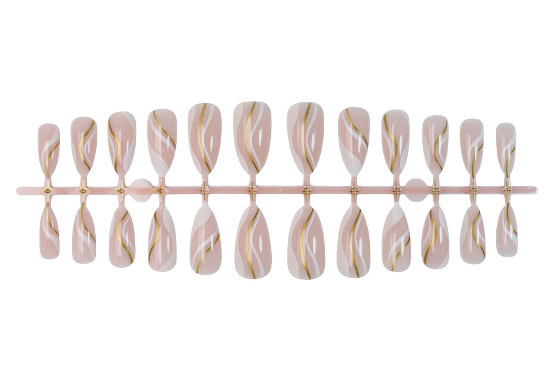 Kunstnagelset mit elegantem Schwung-Design Karnz