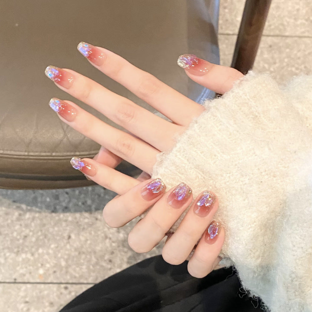 Dekoratives Press-On Nagelkunst Set Karnz