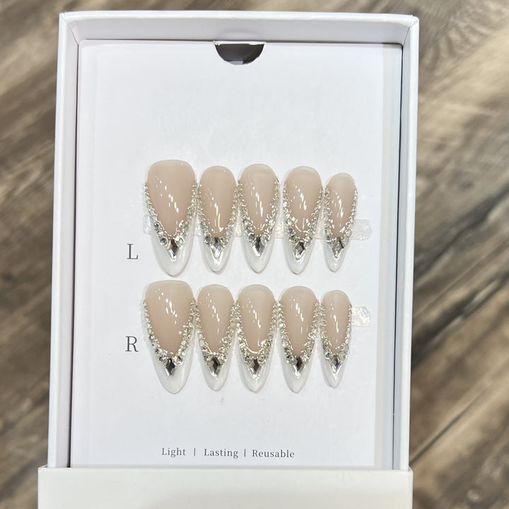 Dekorativer Floral Stiletto Press-On Nail Set Karnz