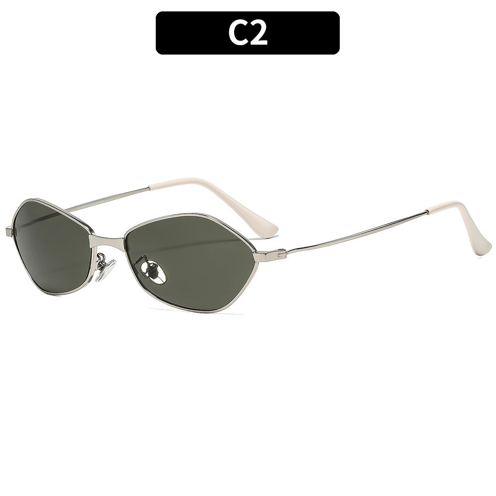 Skulpturale Winkelsonnenbrille