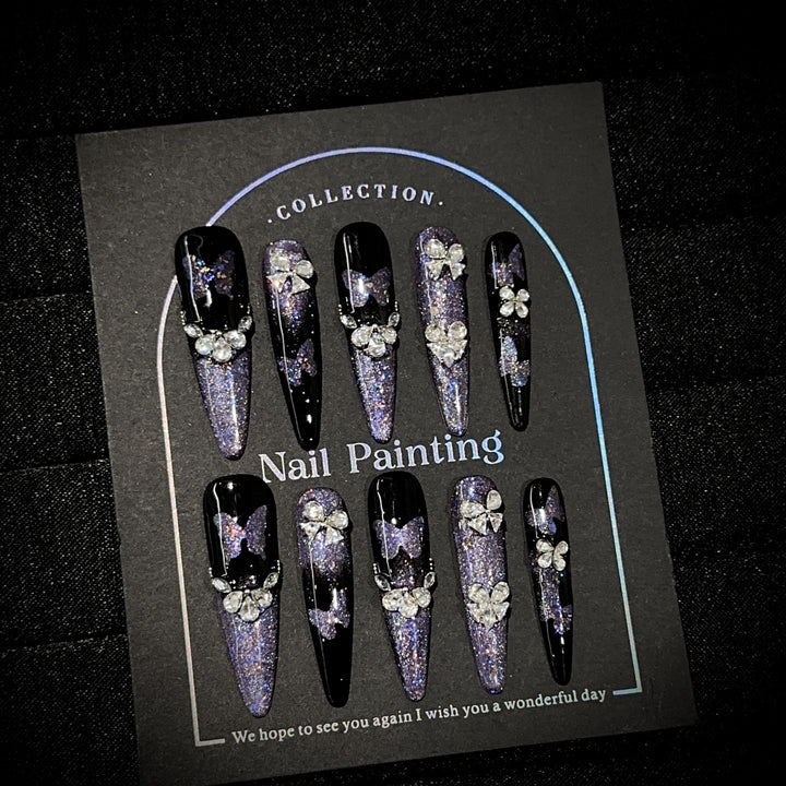 Elegantes Stiletto Press-On Nagelkünstler Set mit Schmuckstein Akzenten