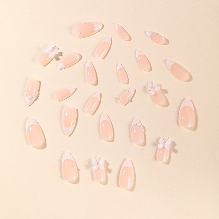 Elegante Acryl-Nagelkunst Karnz