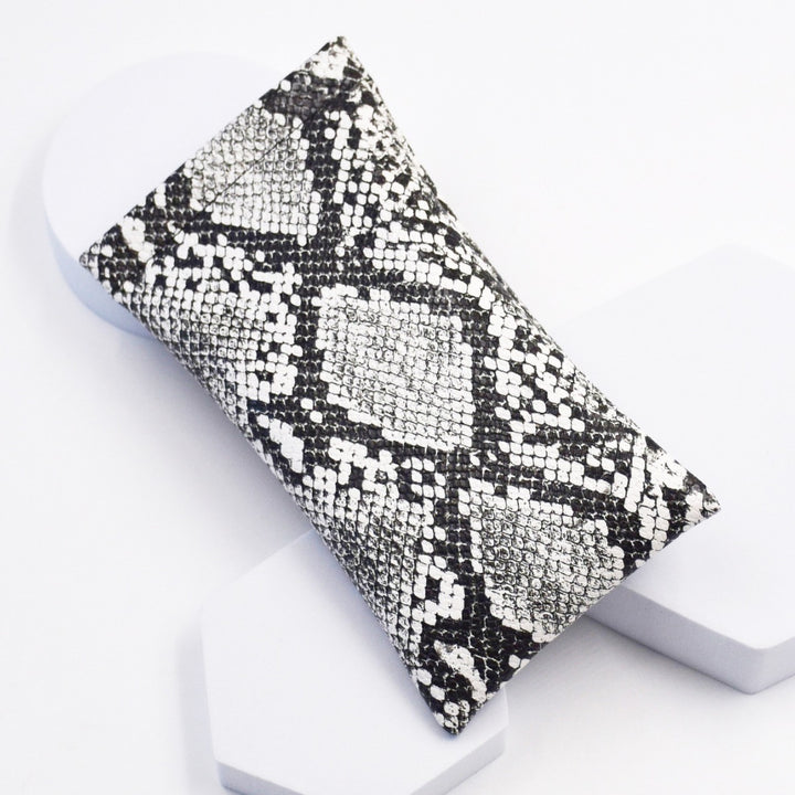 Stylische Schlangenprint-Brillenetui Karnz