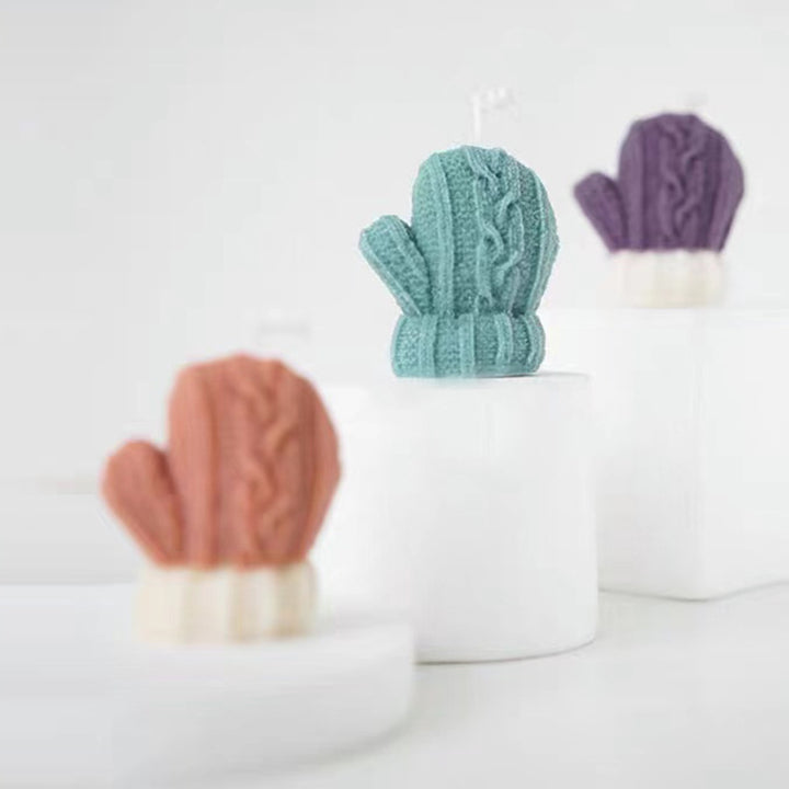 Weiche Kabelstrick-Babyhandschuhe mit elastischem Bündchen und angebundenem Handgelenkband
