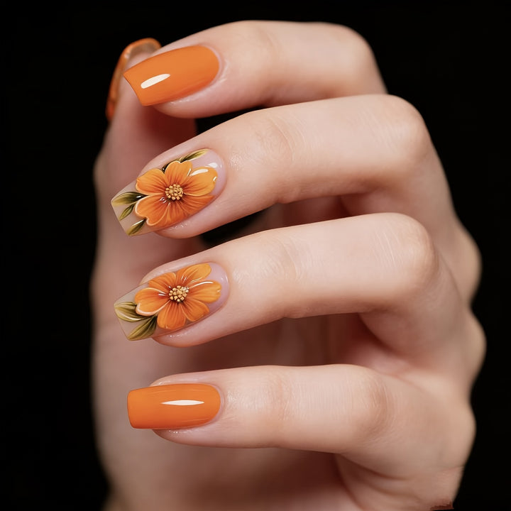 Kunstfingernägel mit Floraler Gestaltung Karnz