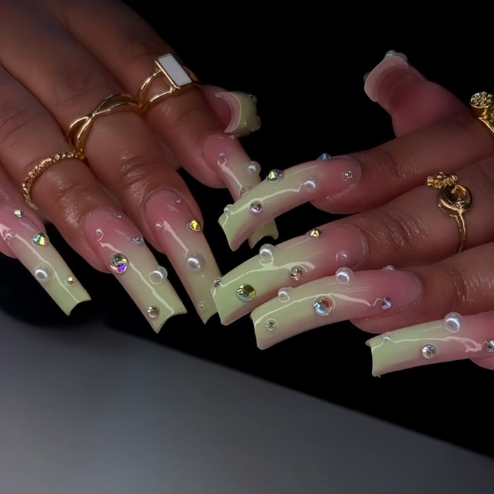 Künstlerische lange press-on Nail Art Karnz