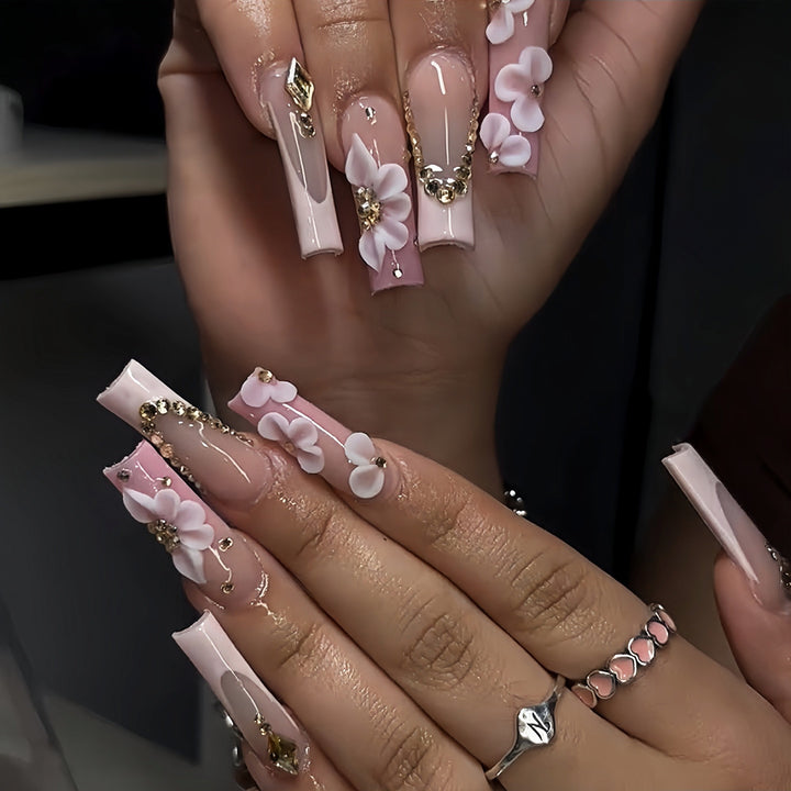 Extravagante florale Press-On-Nagelerweiterungen Karnz