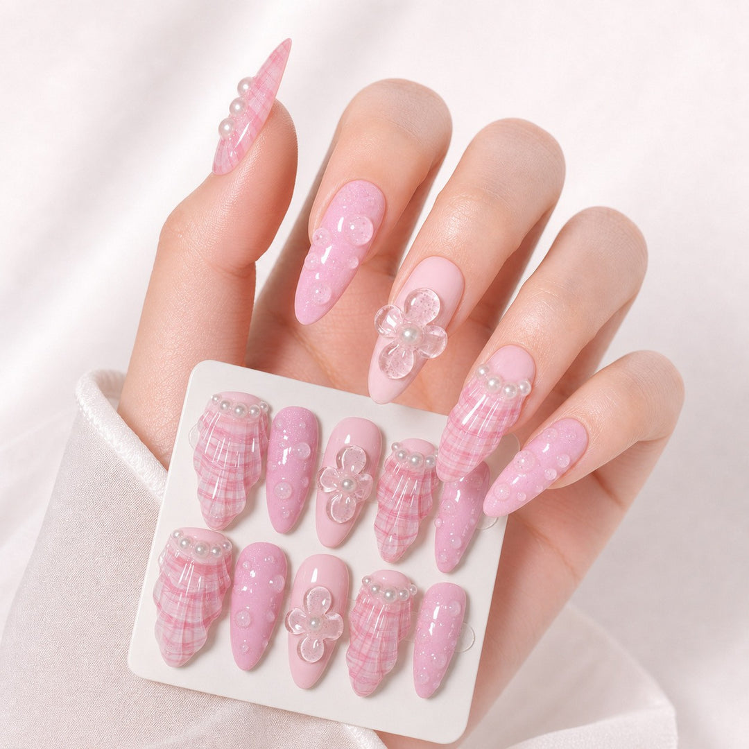 Dekorative Nagelkunst Karnz