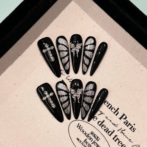 Künstlerisches von der Gothic inspiriertes Press-On-Nagelset