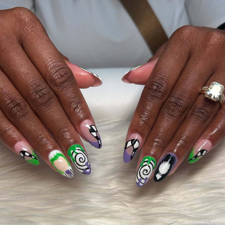 Künstlerische Nagelkunst